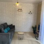 Lejlighed Grand Dans Avec Piscine Hyères