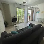 Grand Dans Avec Piscine הייר