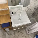 Lejlighed Grand Dans Avec Piscine Hyères