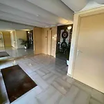 Grand Dans Avec Piscine