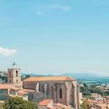 Appartement Grand Dans Avec Piscine Hyères