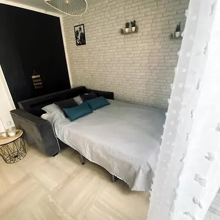 Grand Dans Avec Piscine شقة