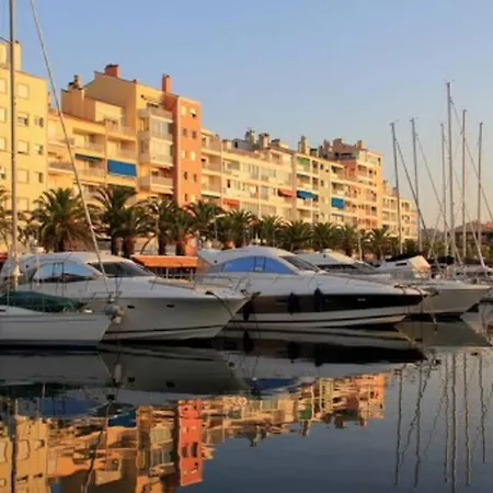 Appartement Grand Dans Avec Piscine *