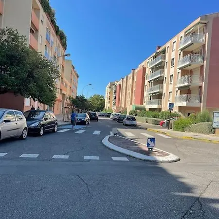 Grand Dans Avec Piscine *