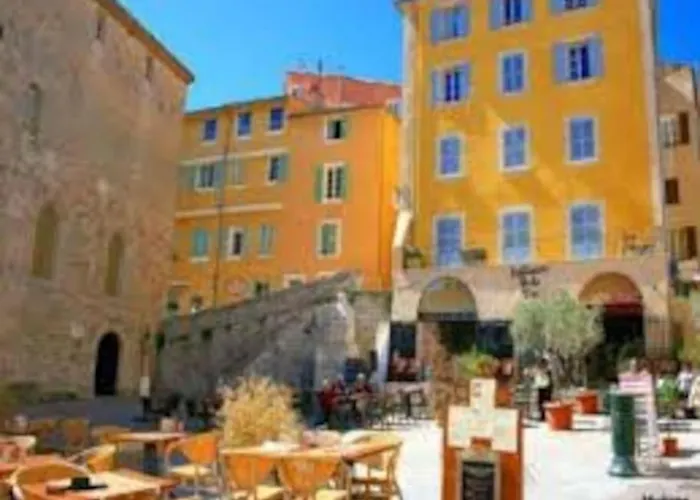 Grand Dans Avec Piscine